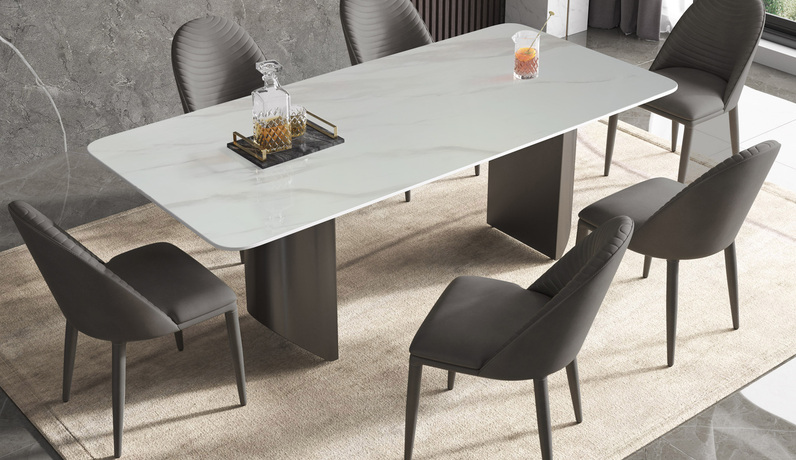 卡罗亚 轻奢风格 防刮耐磨 12mm亮光羊脂白玉岩板温润光洁 色泽通透 加厚板台面零渗透不吸污 优质稳固不锈钢黑钛底架 半月弧形优雅承重 精心打磨防撞圆角 半月台 1.4米餐桌