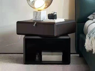  极简风格 360°趣味旋转置物 开放式加高收纳层 大容量分区储物 高质托底缓冲导轨 烟熏色 床头柜